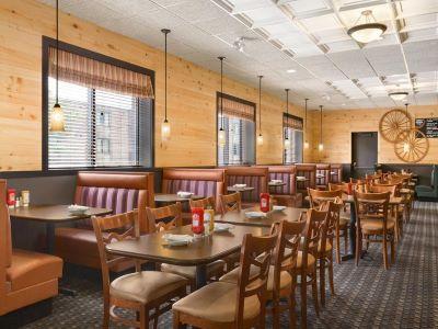 Hotel Days By Wyndham Fallsview 3*
