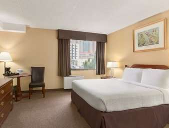 Days By Wyndham Fallsview Hotel Niagara Falls