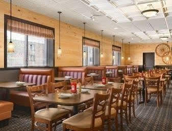 Days By Wyndham Fallsview Hotel Niagara Falls